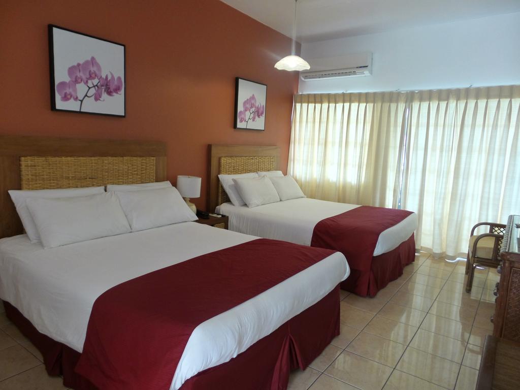 Flamboyant Hotel & Villas St. George's 外观 照片