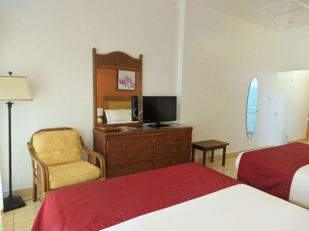 Flamboyant Hotel & Villas St. George's 外观 照片